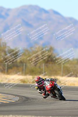 media/Jan-10-2025-CVMA Friday Practice (Fri) [[489e0da257]]/Group 4 and Trackday/Session 5 (Turn 7)/